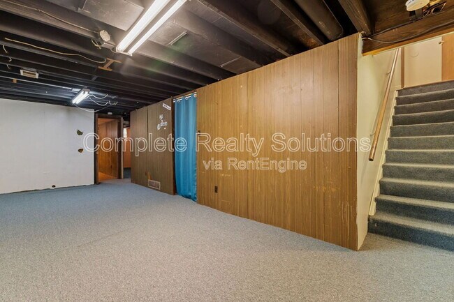 Building Photo - 1115 Hadwin Dr