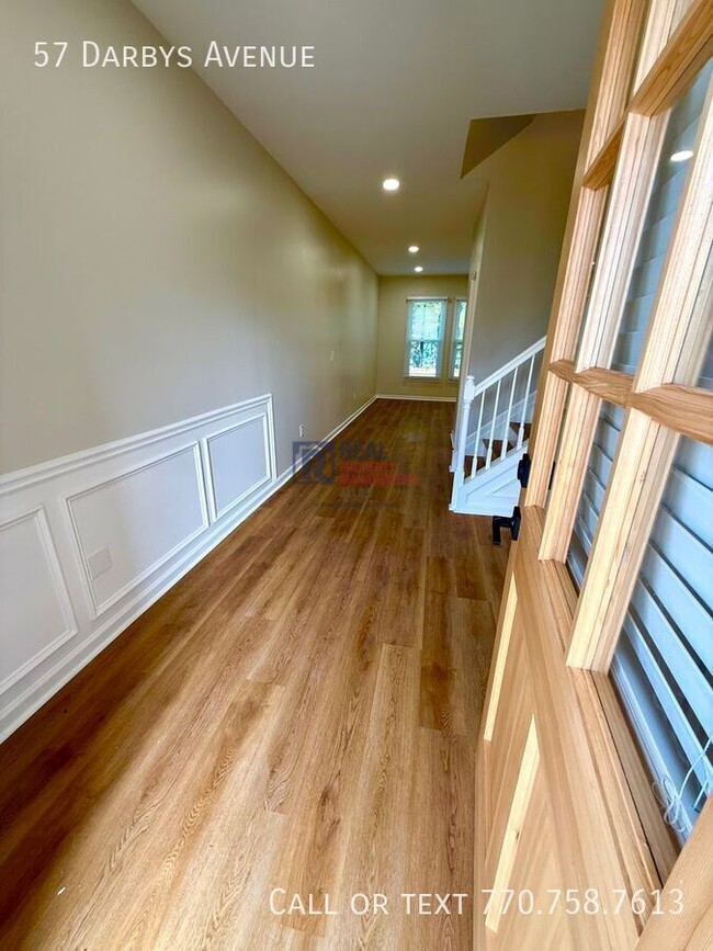 Building Photo - 57 Darbys Ave