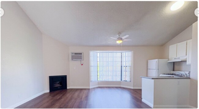 Building Photo - Spacious 1-Bed Apartments in Gated Tujunga Community