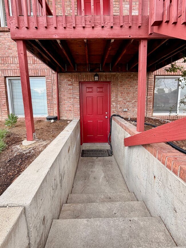 Building Photo - 1330 17th Ave