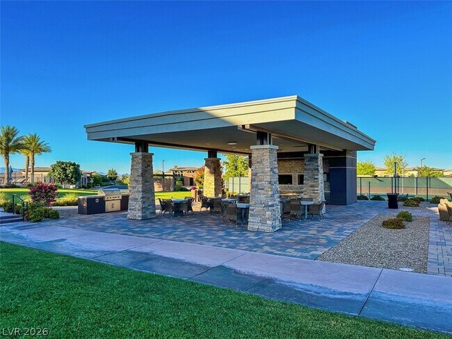 Building Photo - 6714 Desert Crimson St