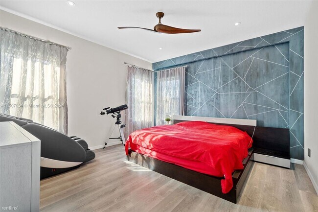 Building Photo - 5 br, 3 bath House - 1512 Bursera Ter