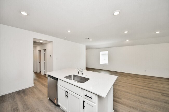 Building Photo - 27458 Serene Pne Dr