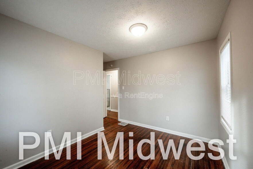 Building Photo - 3101 N Temple Ave