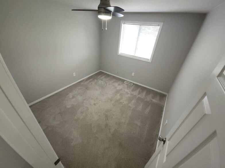 Building Photo - 38 NE 143rd Ave