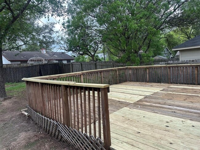 Building Photo - 1013 Great Britain Blvd