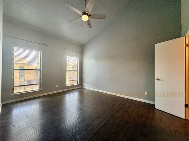 Building Photo - 1620 N Wilmot Rd