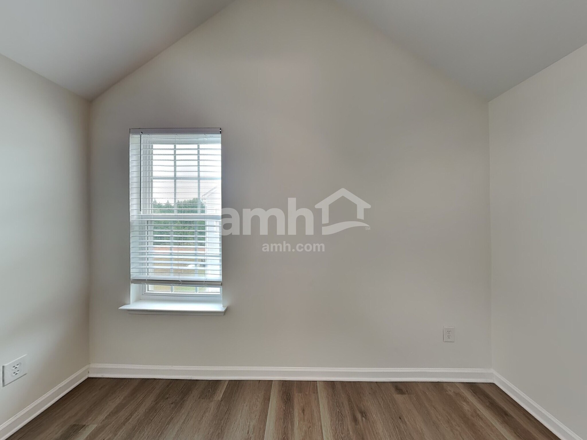 Building Photo - 2314 Lexington Ave