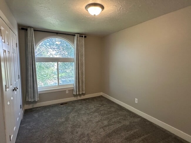 Building Photo - 1175 W 1420 N