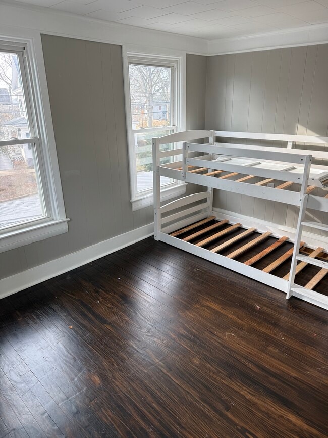 Building Photo - 406 W Pine St