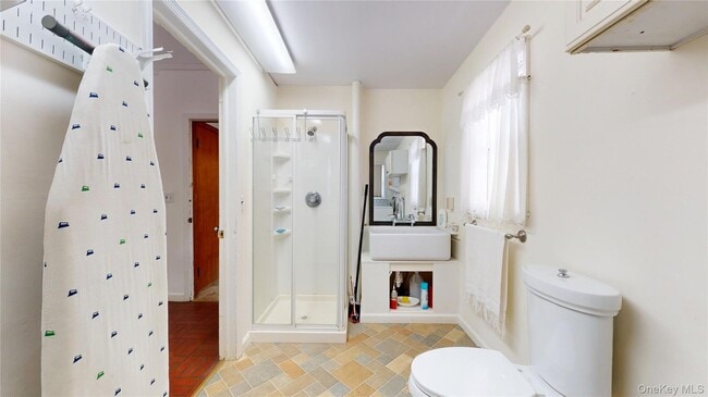 Building Photo - 178 Barnes Rd