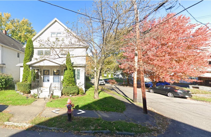 Building Photo - 2229 Capouse Ave