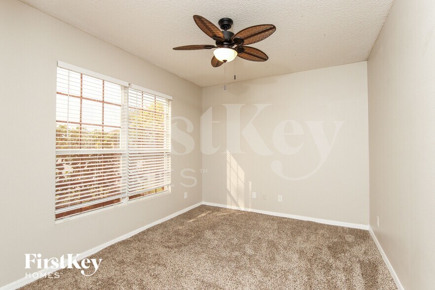 Building Photo - 946 Riviera Point Dr