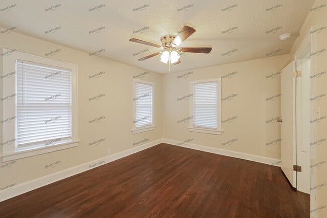 Building Photo - 5618 Olive St