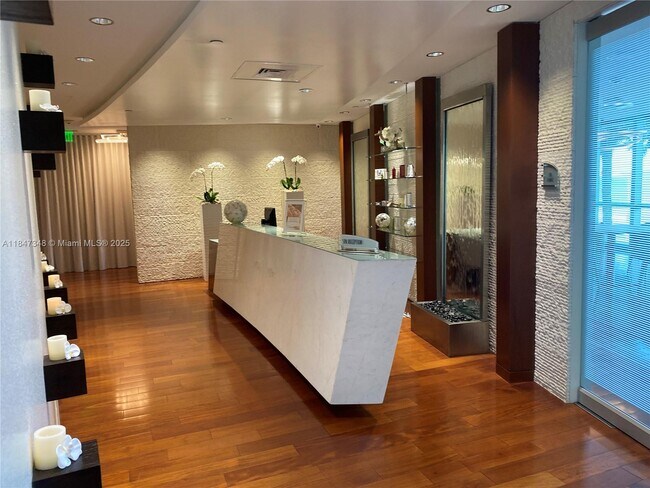 Building Photo - 17121 Collins Ave
