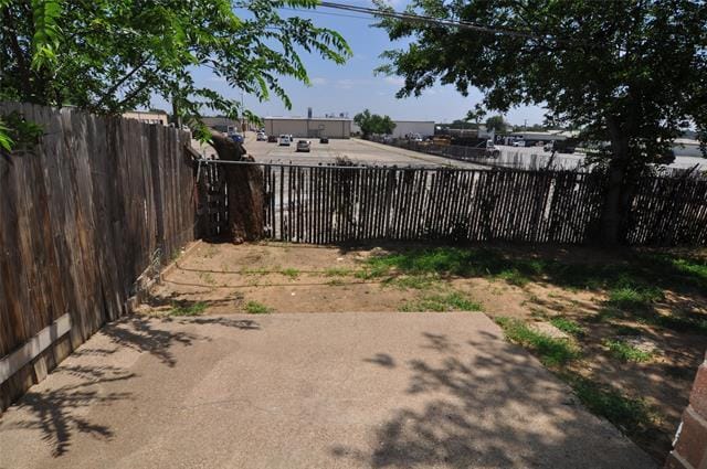 Building Photo - 2032 Oakwood Ct