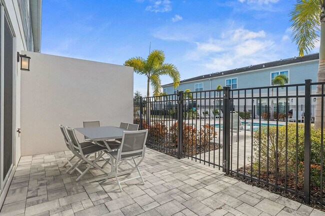 Building Photo - 7916 Draw St