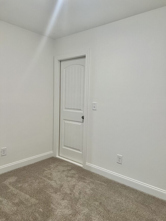 Building Photo - 700 Abigail Taylor Dr