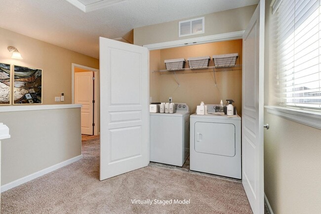 Building Photo - Beautiful Single Family Home!  Close to Downtown Hillsboro!