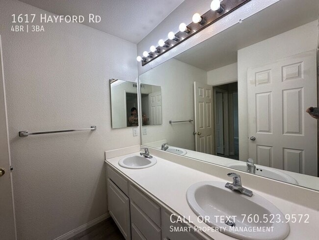 Building Photo - 1617 Hayford Rd
