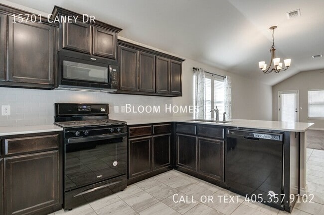 Building Photo - 15701 Caney Dr