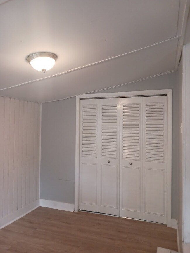 3rd bedroom - 1843 Bank St