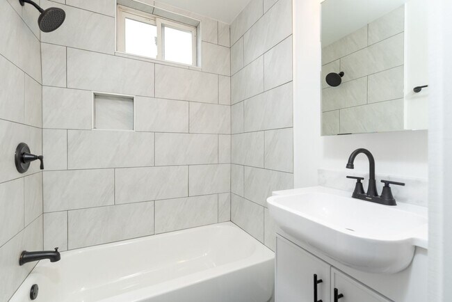 Building Photo - Charming 3BR House in Richmond