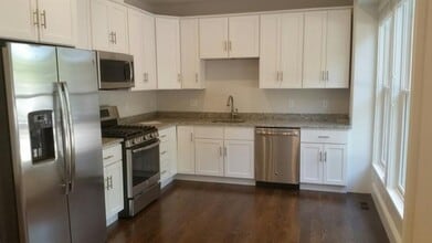Building Photo - No Brokers Fee, Newton Center Area. 3 Level of Living Space/ central AC, In-Unit Laundry. Parking...