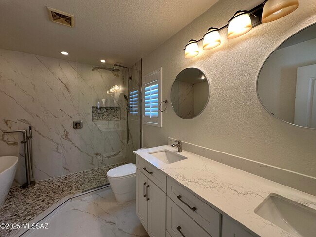 Building Photo - 1077 W Sea Star Dr