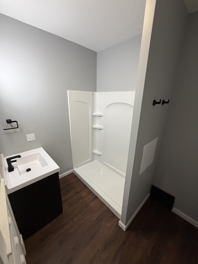 Building Photo - 807 S 10th St