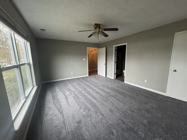 Building Photo - 9708 Stream View Trail