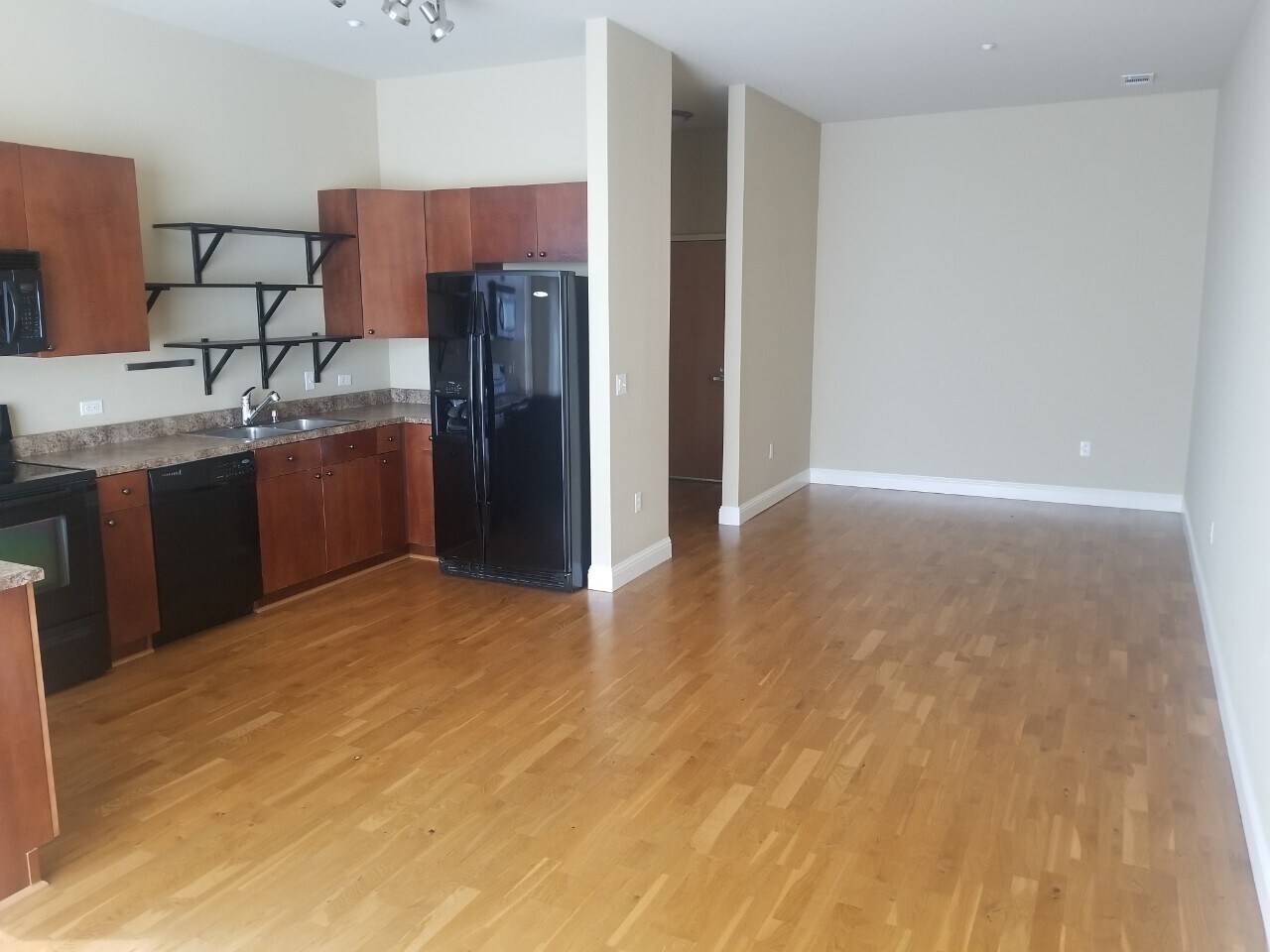 Kitchen, Living Area - 5401 S Park Terrace Ave