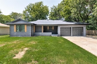Building Photo - 1010 N Grant Dr