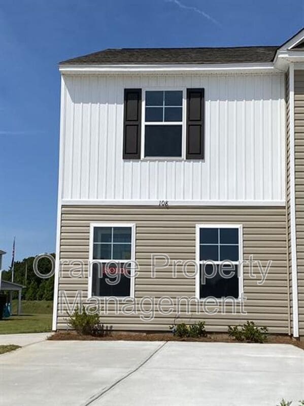 Building Photo - 108 Adger Rd