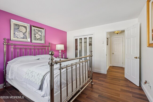 Building Photo - 1382 Ocean Ave