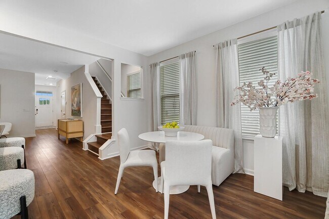 Building Photo - 609 Trotters Ln