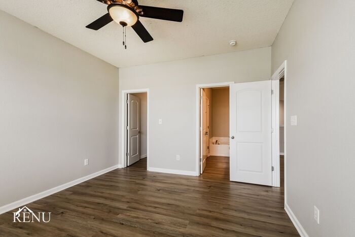 Building Photo - 4258 Amesbury Pl