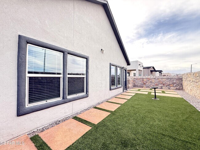 Building Photo - 12396 Polo Norte Dr