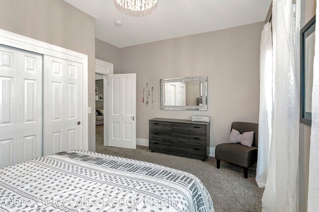 Building Photo - 3 br, 2 bath House - 349 S Chillicothe St