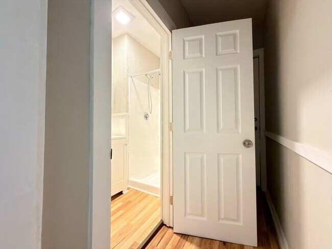 Building Photo - 16 1/2 Winslow St