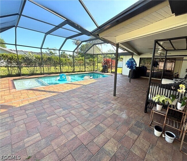 Building Photo - 5740 Sandpiper Pl