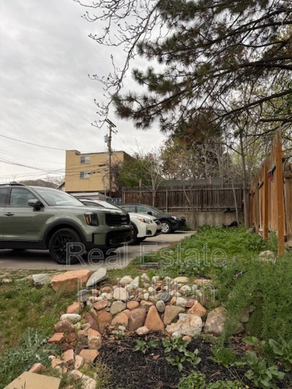 Building Photo - 365 S Elizabeth St