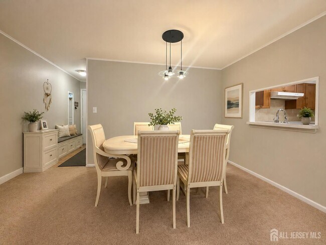 Building Photo - 161 Applegate Ln