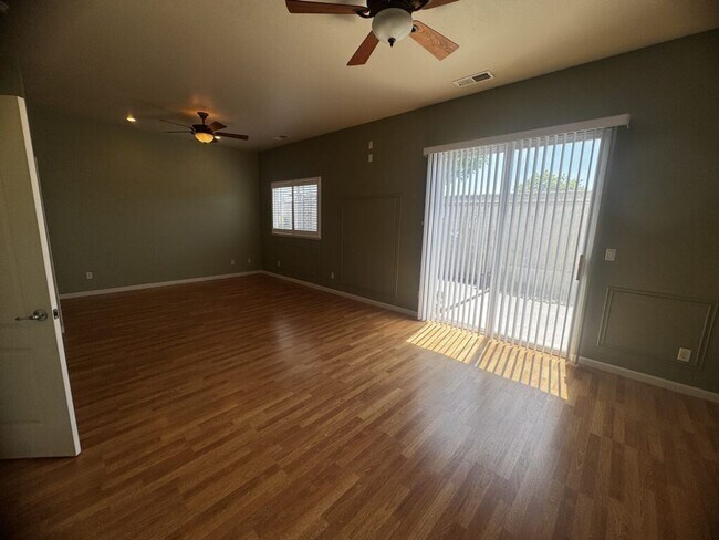 Building Photo - Gated 55+ Community - 2 bedroom/2bathroom