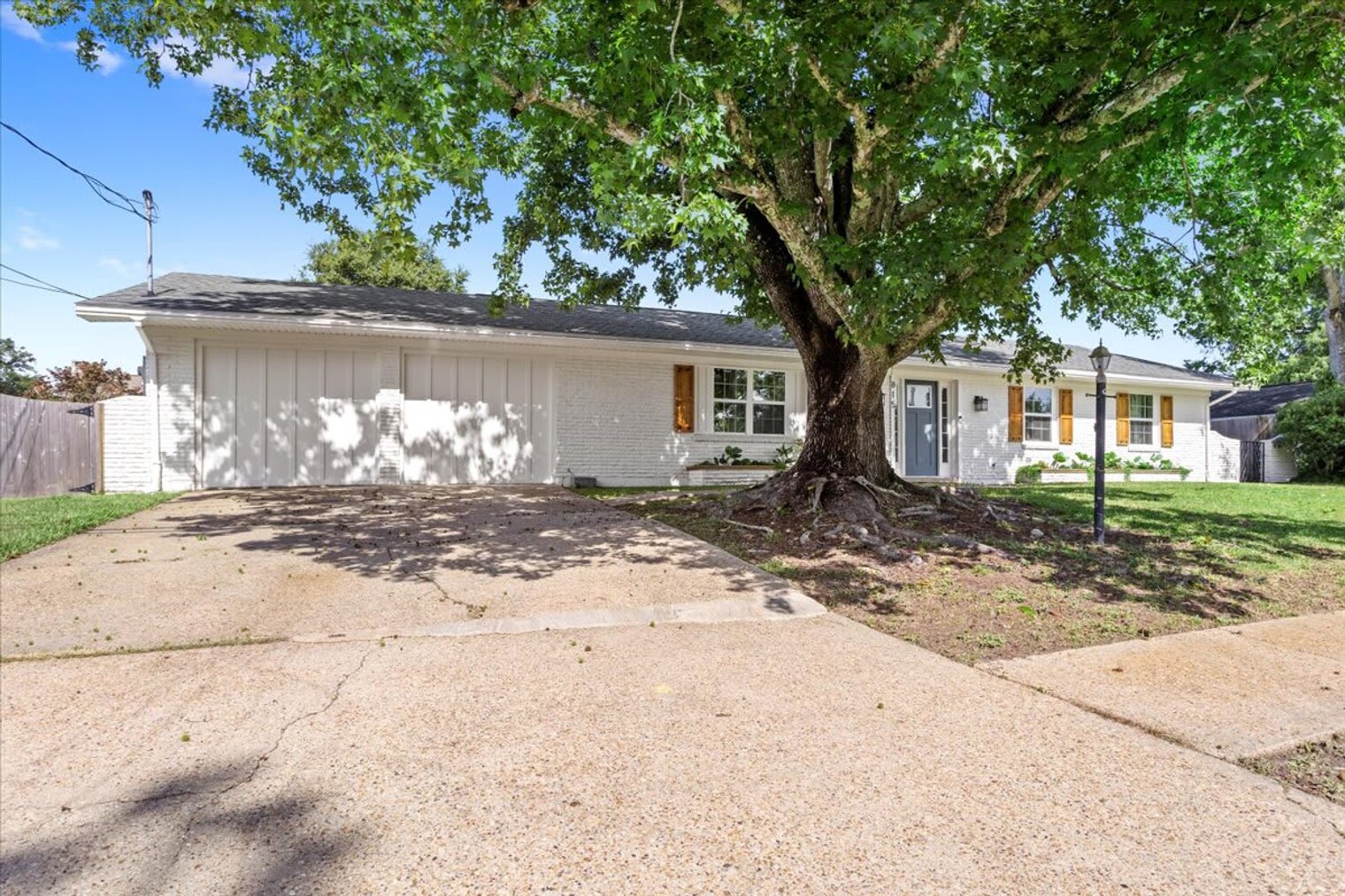 Building Photo - 2361 Park Pl Dr
