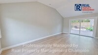 Building Photo - 3 BD/2.5 BA Home in MacCumber Terrace Neighborhood Minutes from Wrightsville Beach