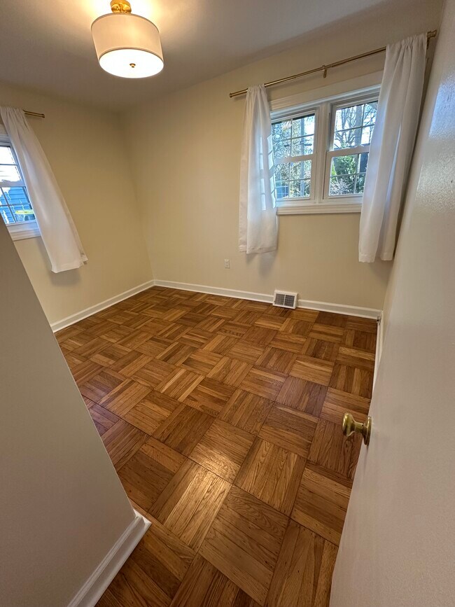 Building Photo - 108 Homewood Rd