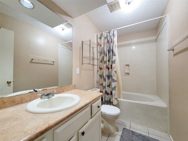 Building Photo - 25303 Avery Hill Ln