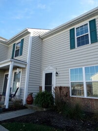 Building Photo - Beautifully remodeled 2BD, 2.5BA, Polaris ...