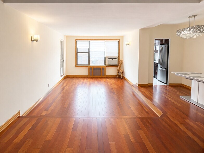 Building Photo - 9822 63rd Dr